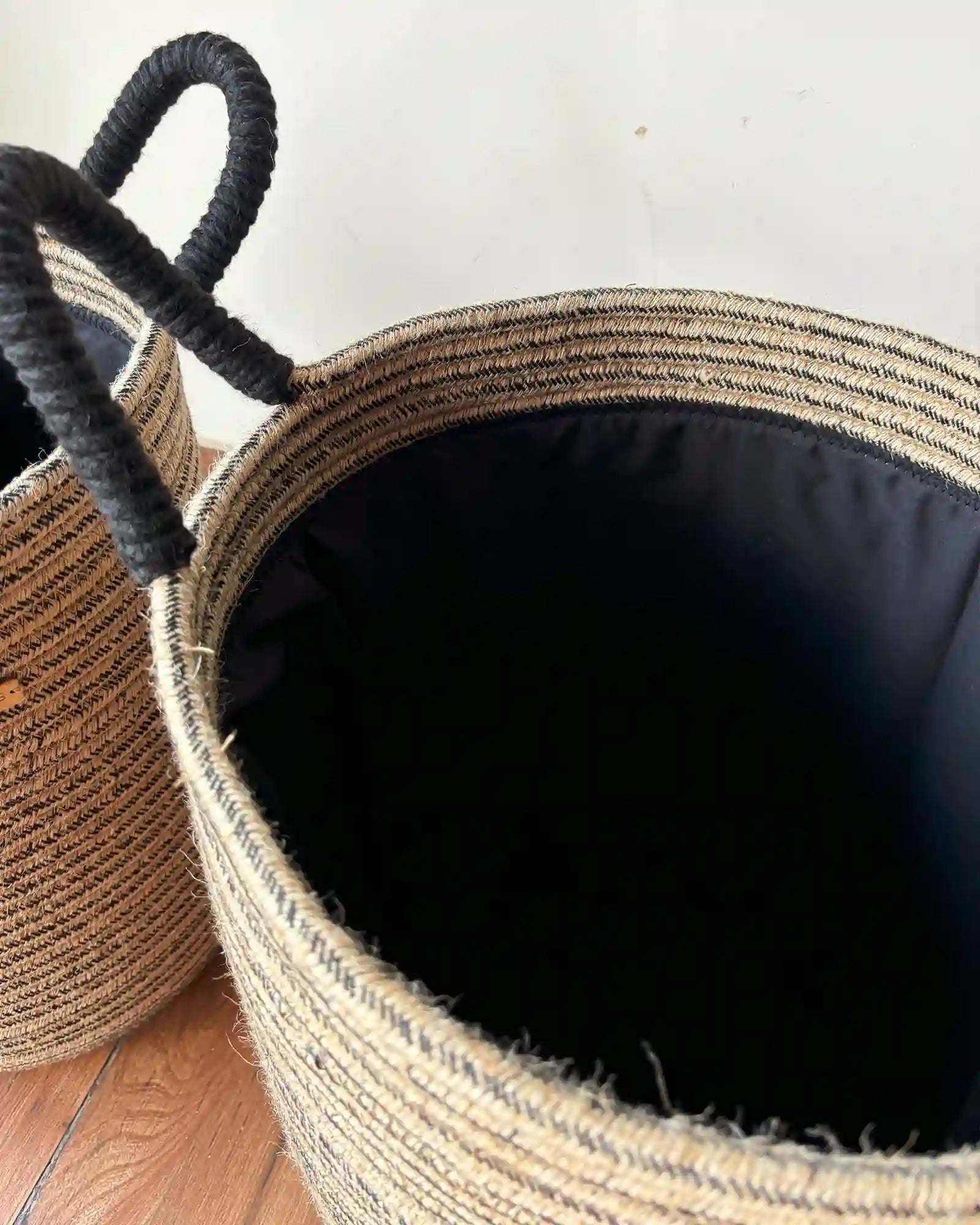 Inner lining in baskets so that your objects are not in contact with the basket material