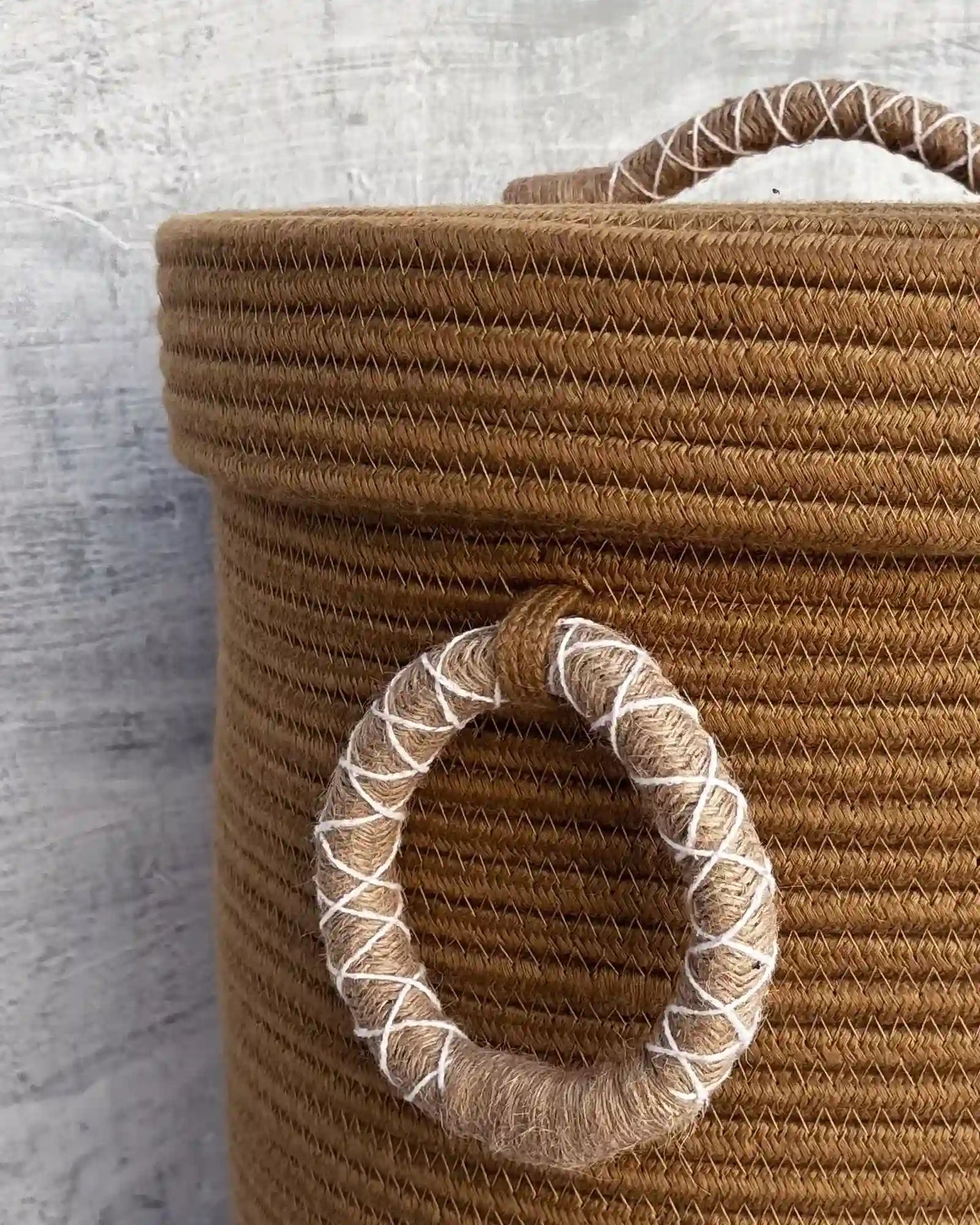 👑 Elite - Earthy Essence Laundry Basket (Complete Brown) With Lid and Wheels