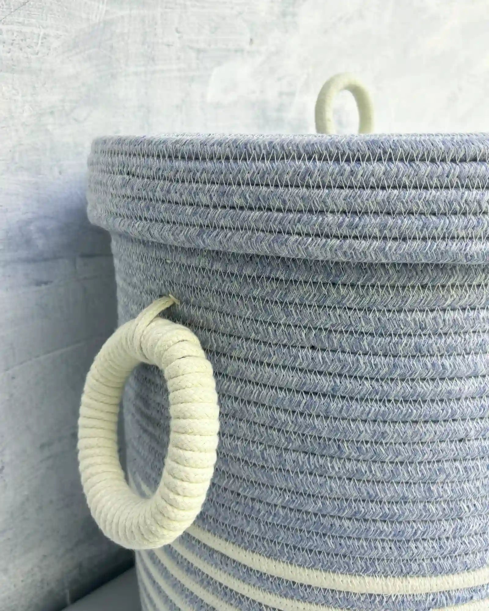 laundry basket with handles blue colour