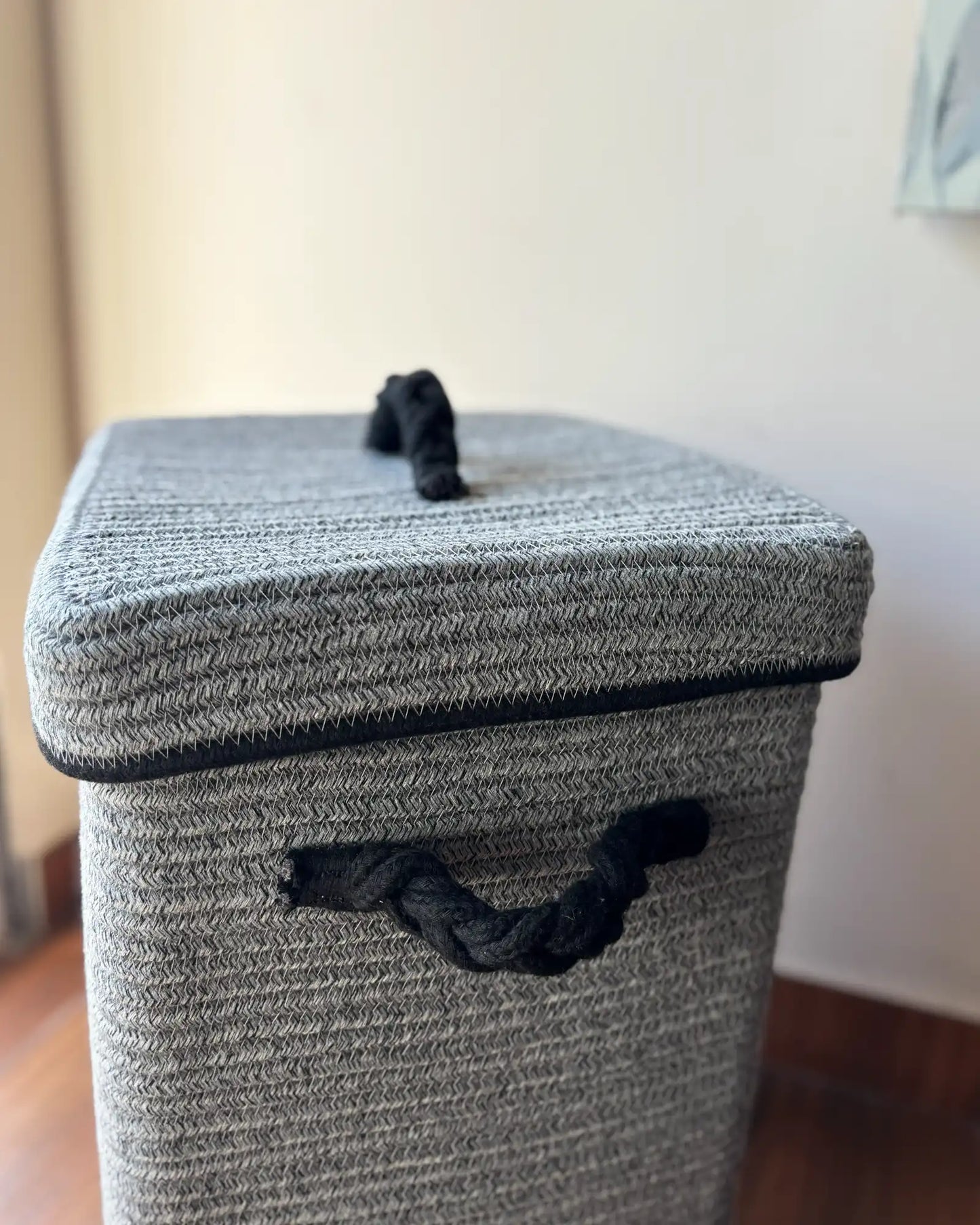strong and sturdy handles