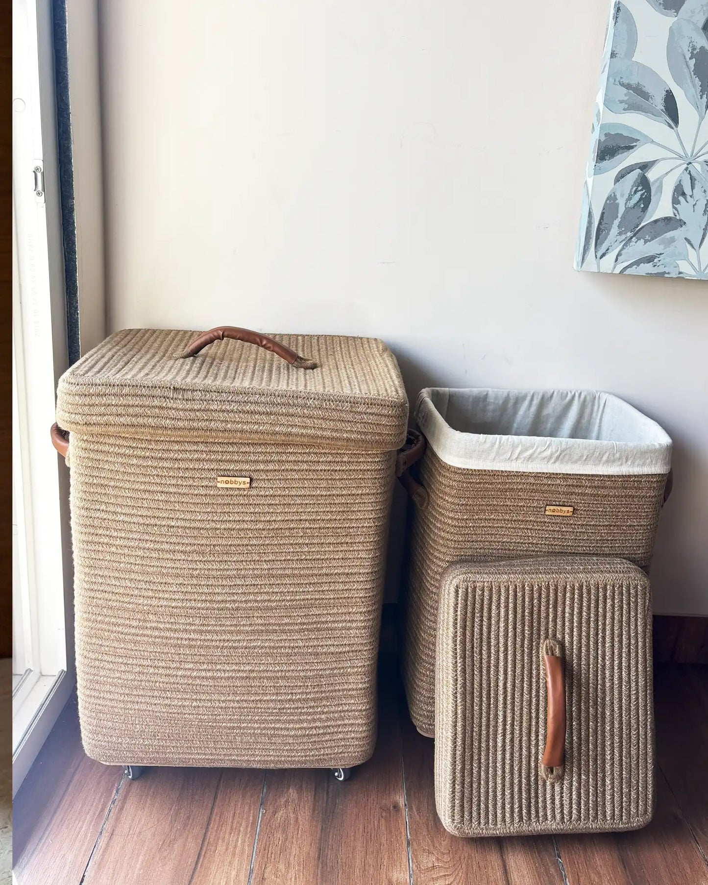 👑 Elite - Woven Roots Laundry Basket with Lid and Wheels