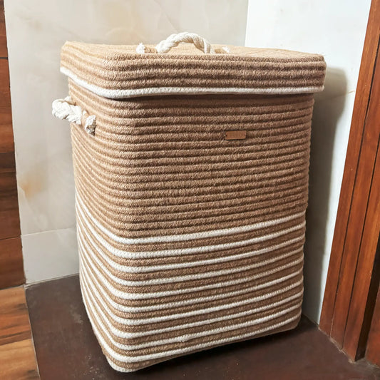 laundry basket with Lid