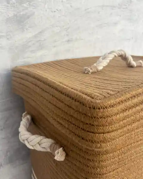 laundry basket with handles so that you carry effortlessly