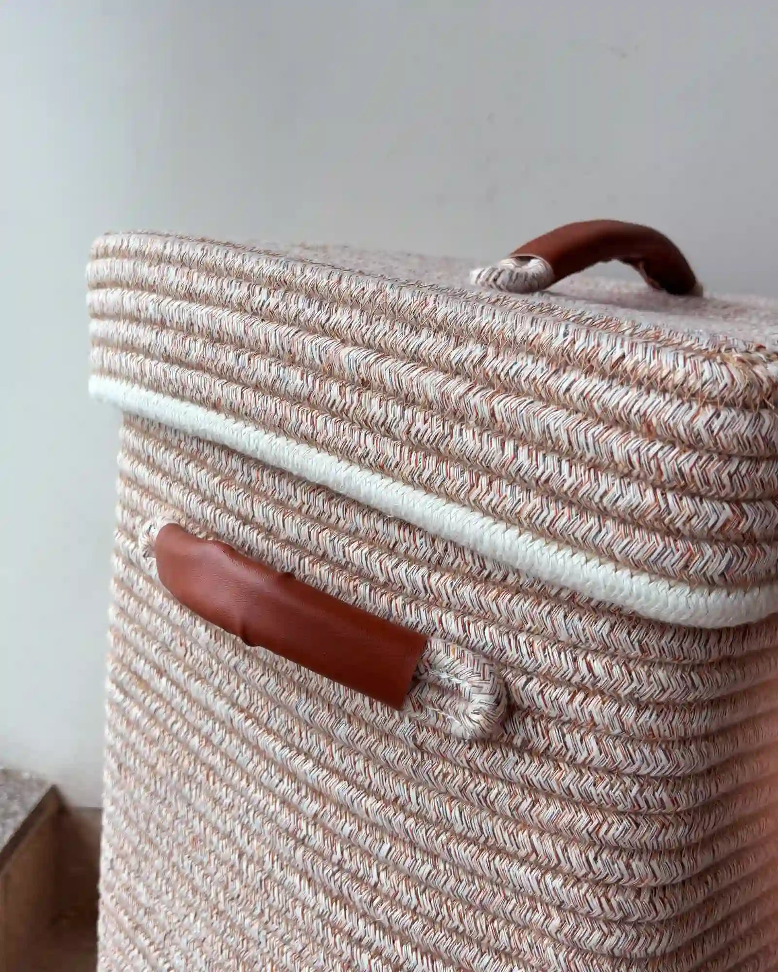 laundry basket with premium handles